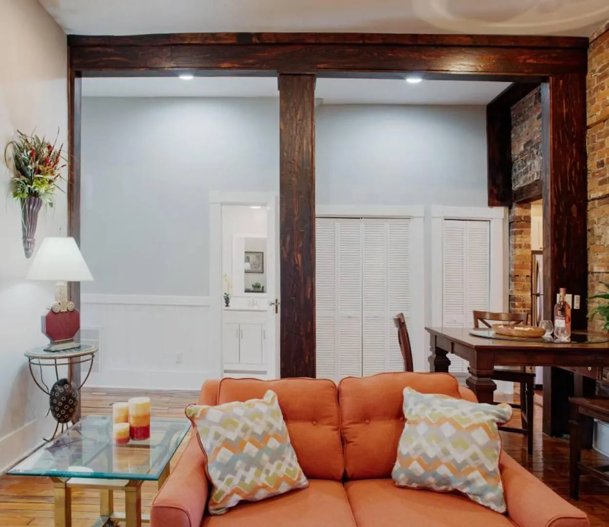 Apartment 416a Waldburg St - Newly Renovated 1920's Historic District Apt Savannah