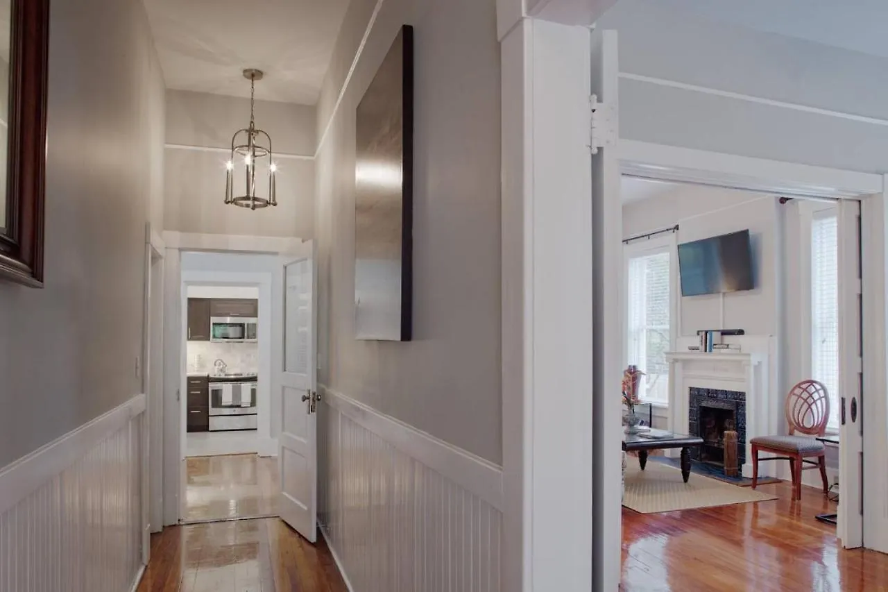 420waldburg A - Modern Apt With Southern Charm Blocks From Forsyth Apartment Savannah