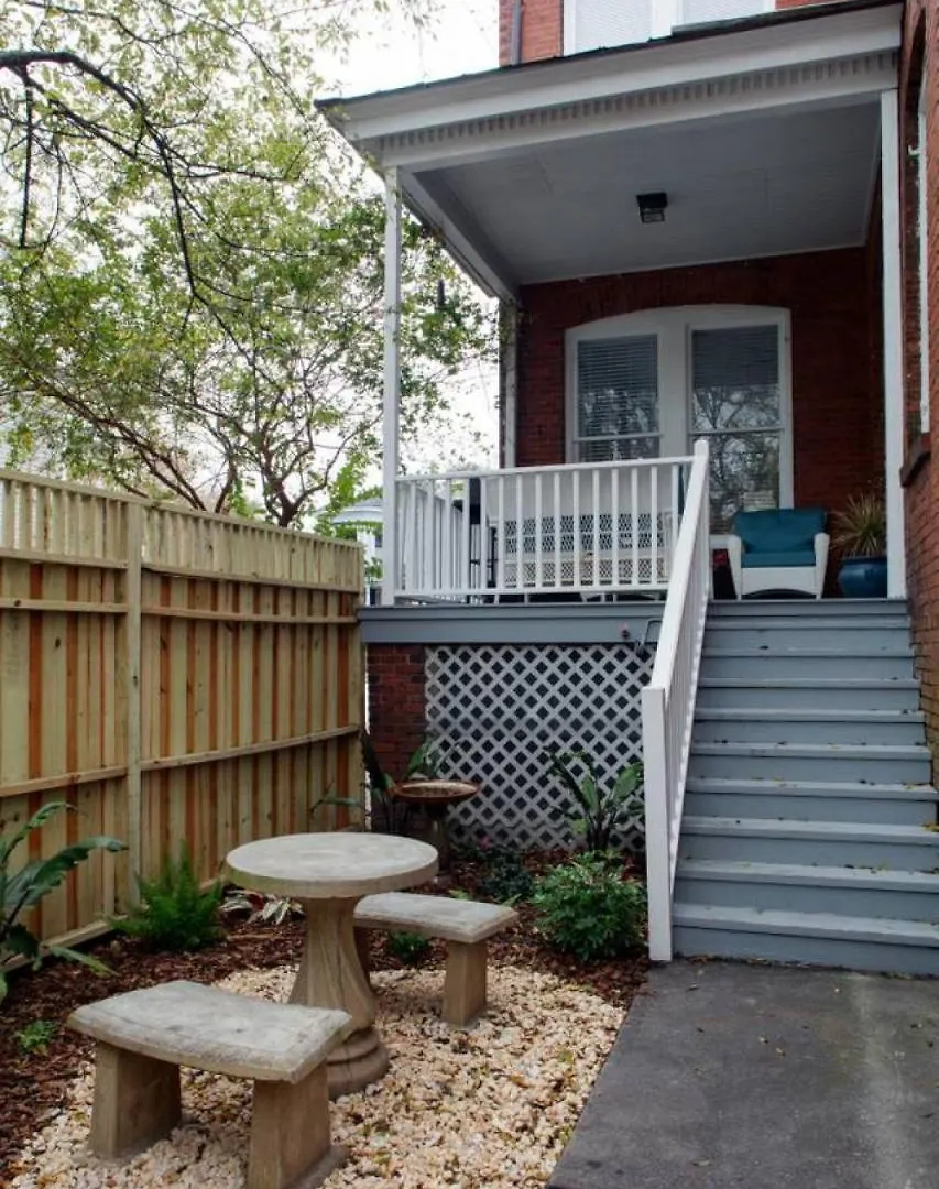 Apartment 420waldburg A - Modern Apt With Southern Charm Blocks From Forsyth Savannah