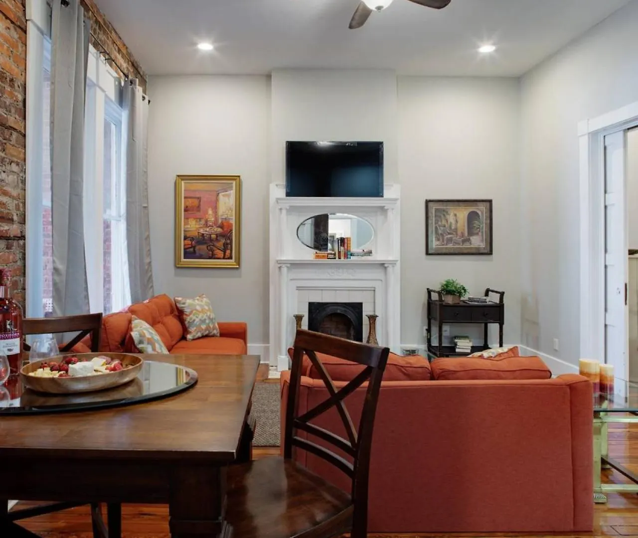 416a Waldburg St - Newly Renovated 1920's Historic District Apt *
