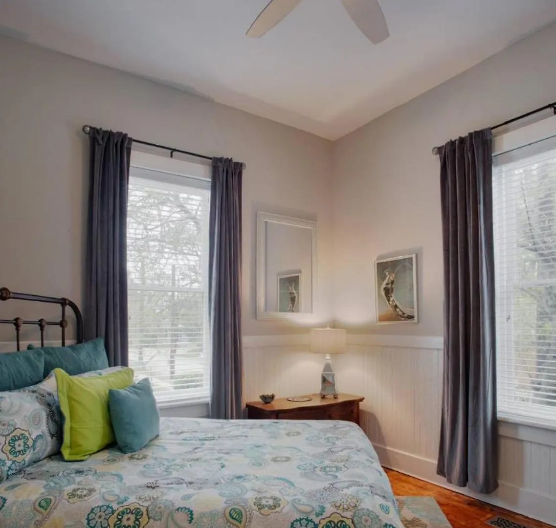 420waldburg A - Modern Apt With Southern Charm Blocks From Forsyth *