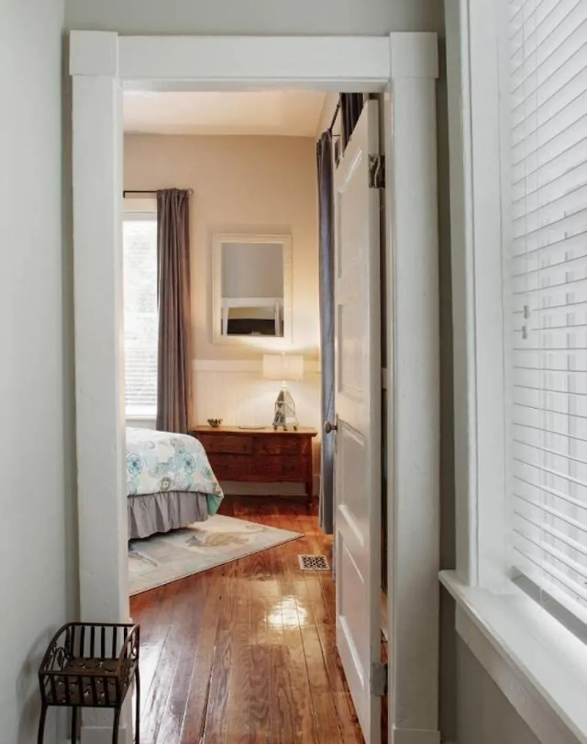 420waldburg A - Modern Apt With Southern Charm Blocks From Forsyth Savannah