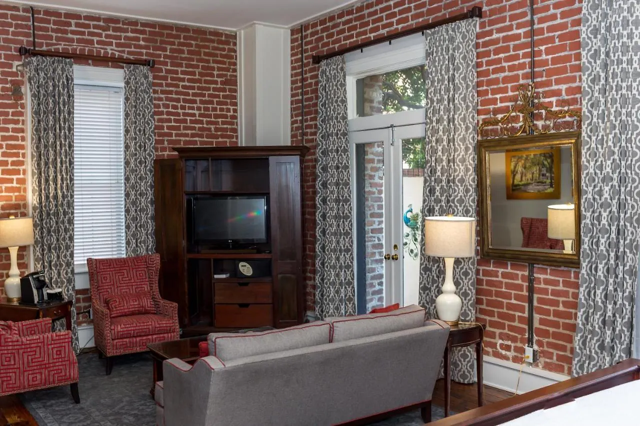 East Bay Inn, Historic Of Collection Hotel 3*