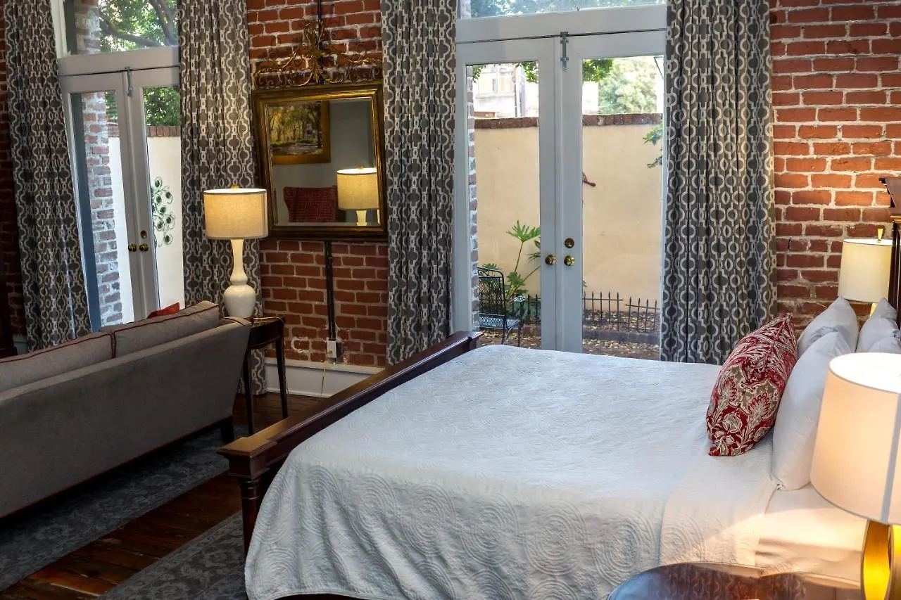 Hotel East Bay Inn, Historic Of Collection Savannah