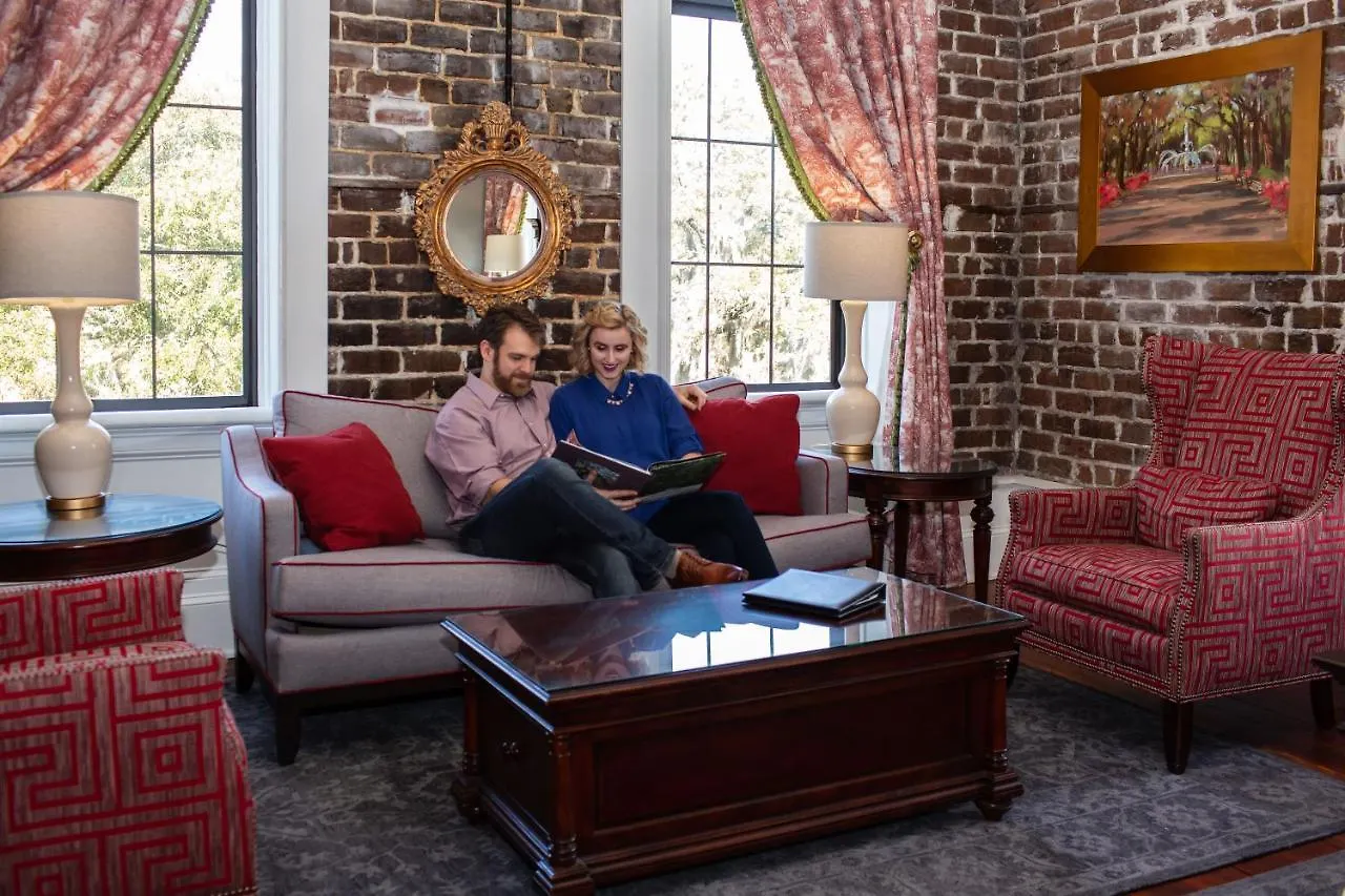 East Bay Inn, Historic Of Collection Savannah