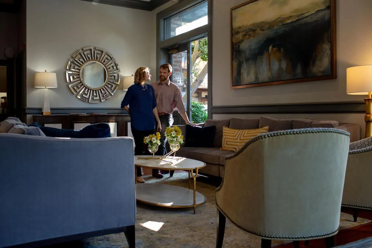 East Bay Inn, Historic Of Collection Hotel 3*