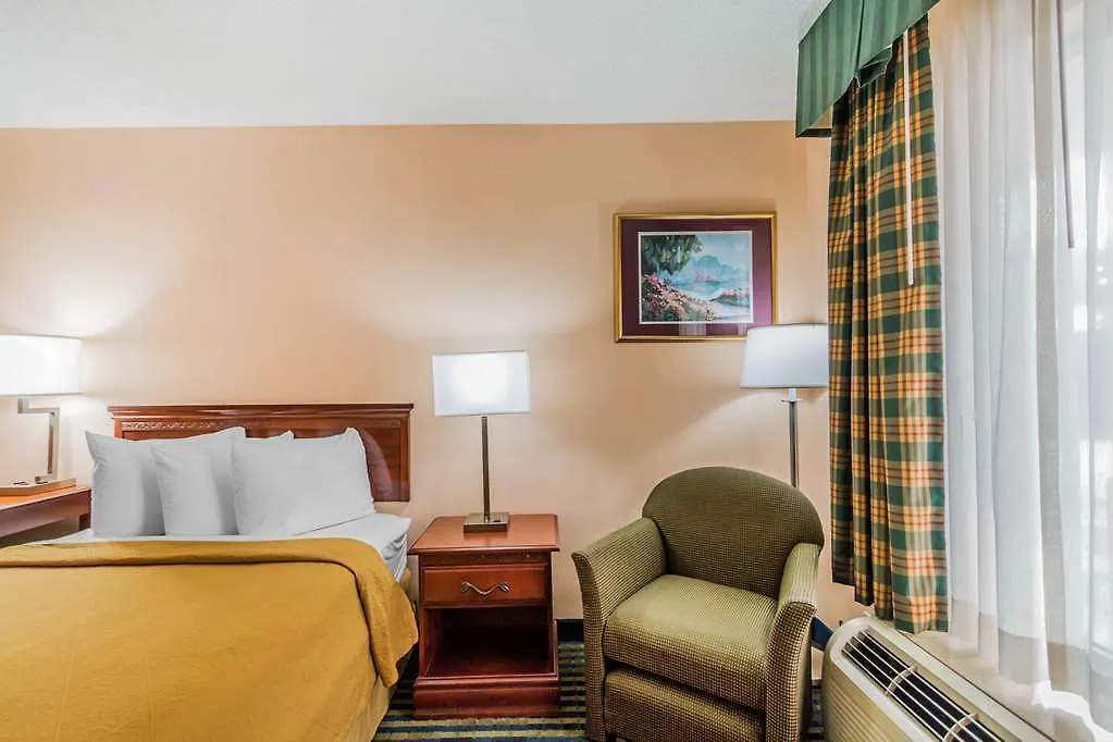 Quality I-95 Inn 2*