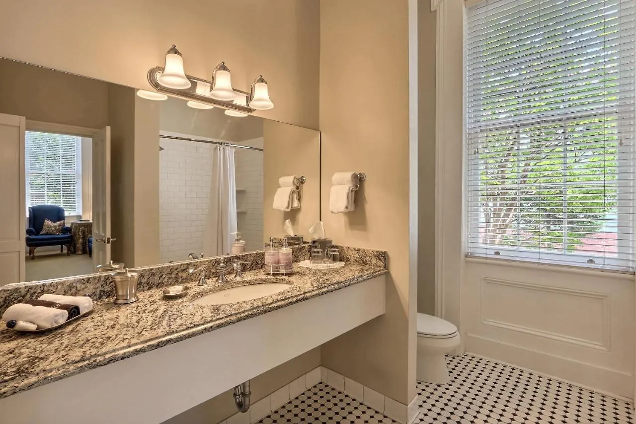 The Presidents' Quarters Inn 4*