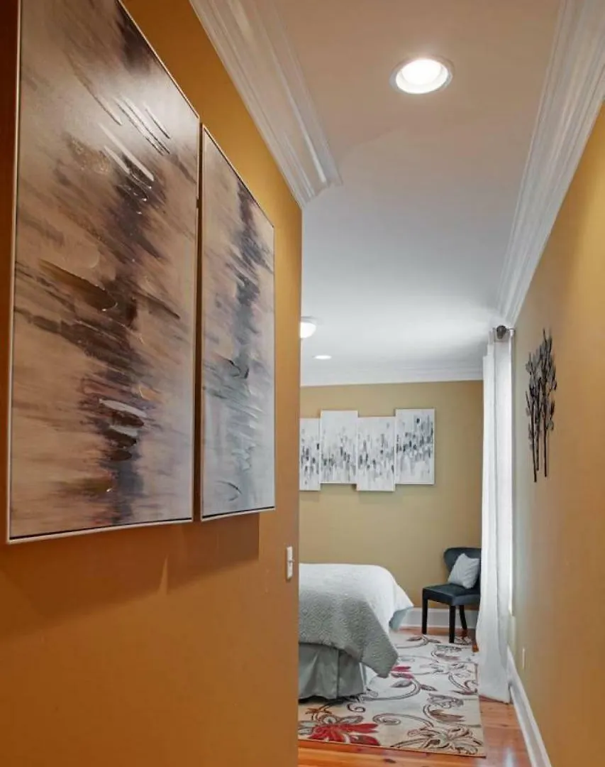 Beautiful 3bed Townhome In Historic Downtown Holiday home *