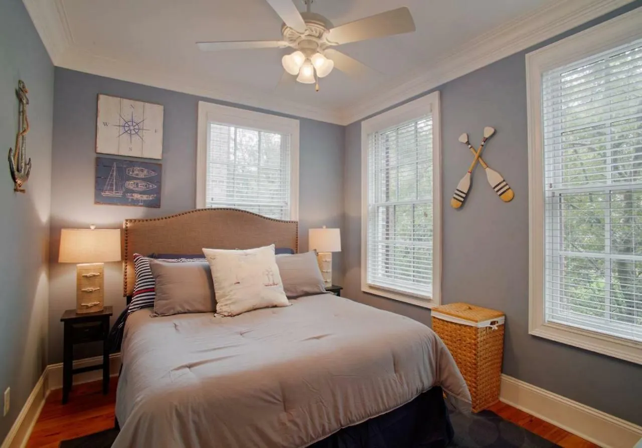 Beautiful 3bed Townhome In Historic Downtown *