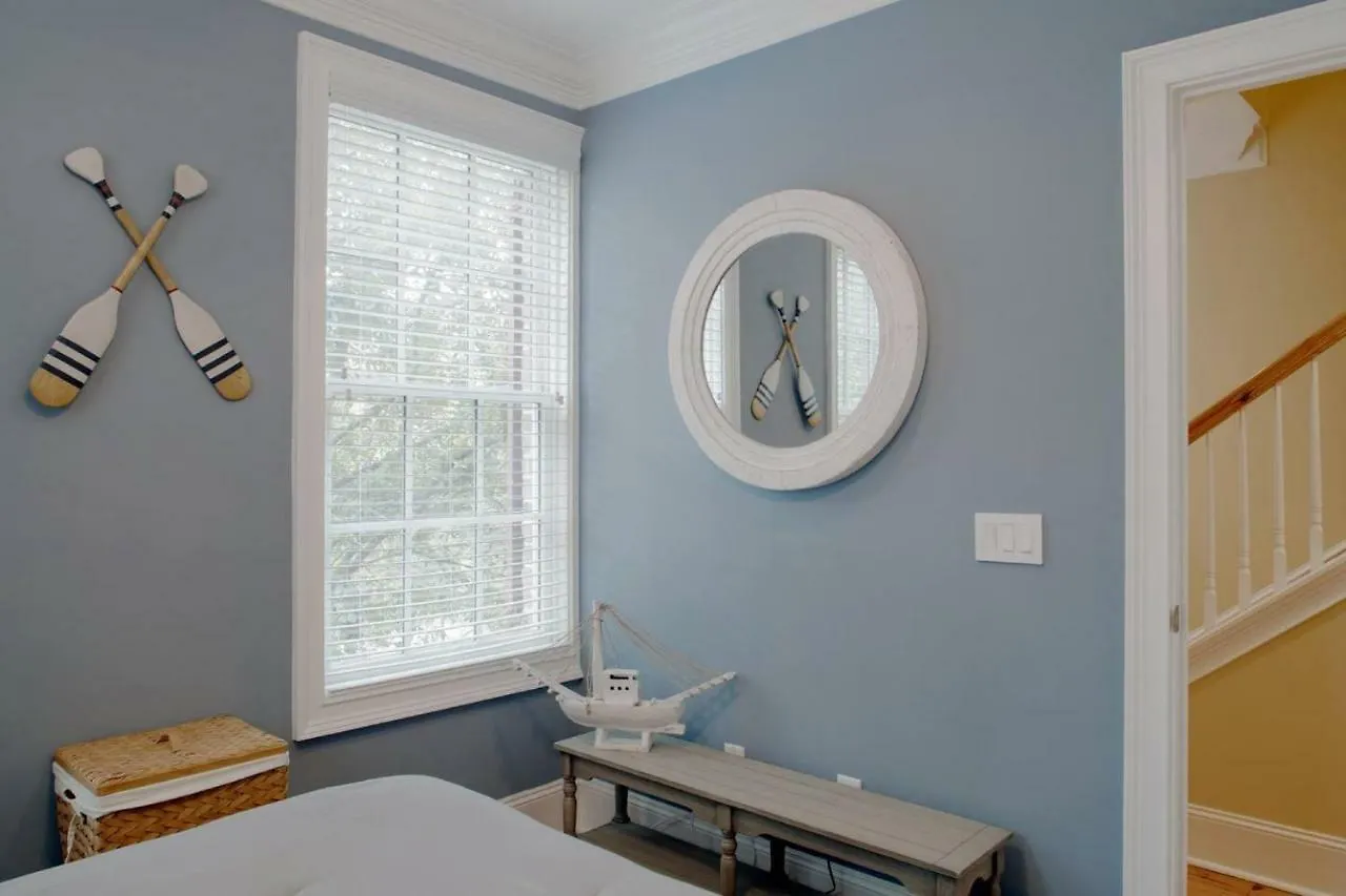 Beautiful 3bed Townhome In Historic Downtown Savannah