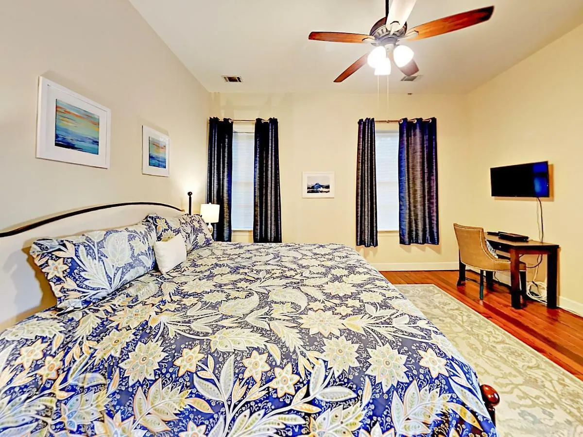 127 E Liberty Townhouse Unit B Holiday home