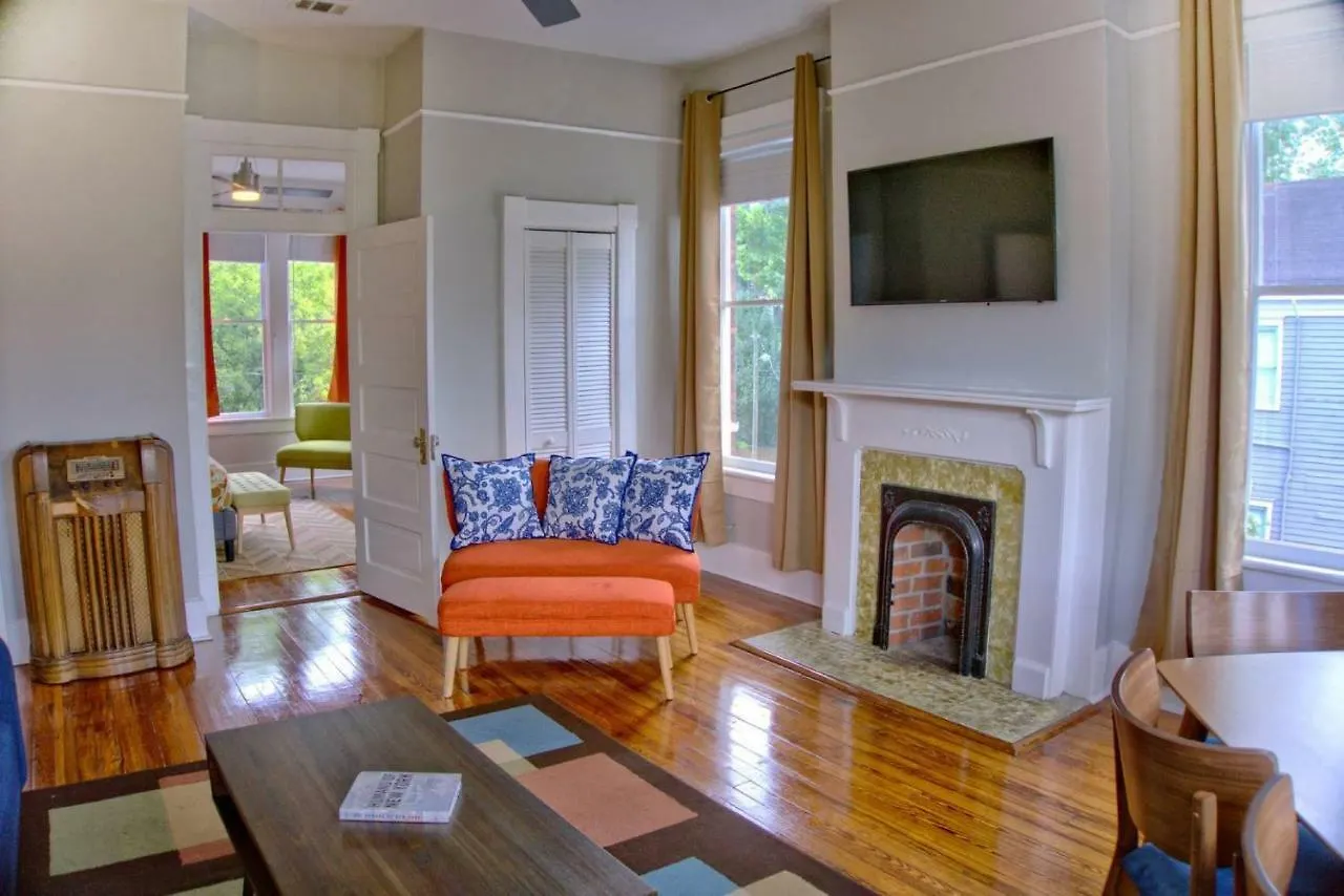 Beautiful Brick 2 Bedroom