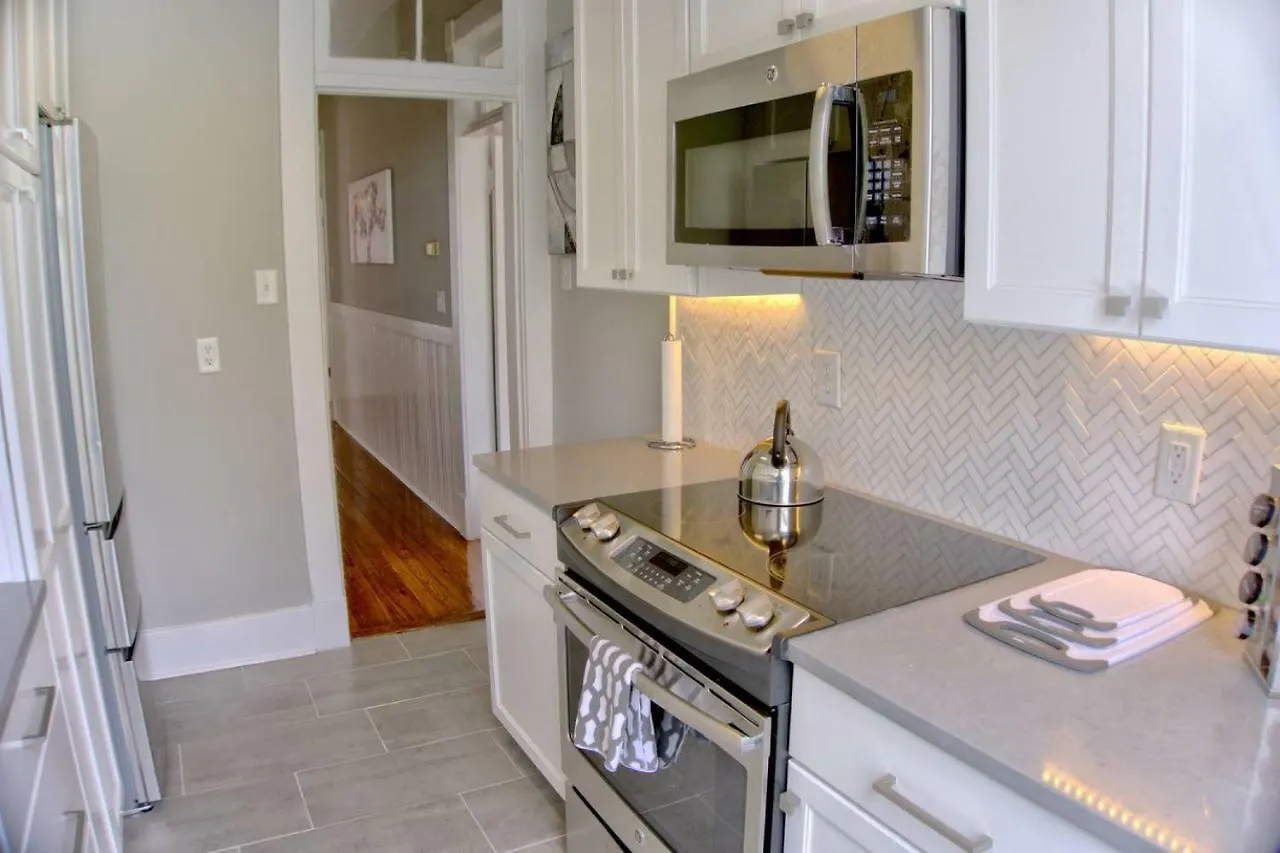 아파트 Beautiful Brick 2 Bedroom
