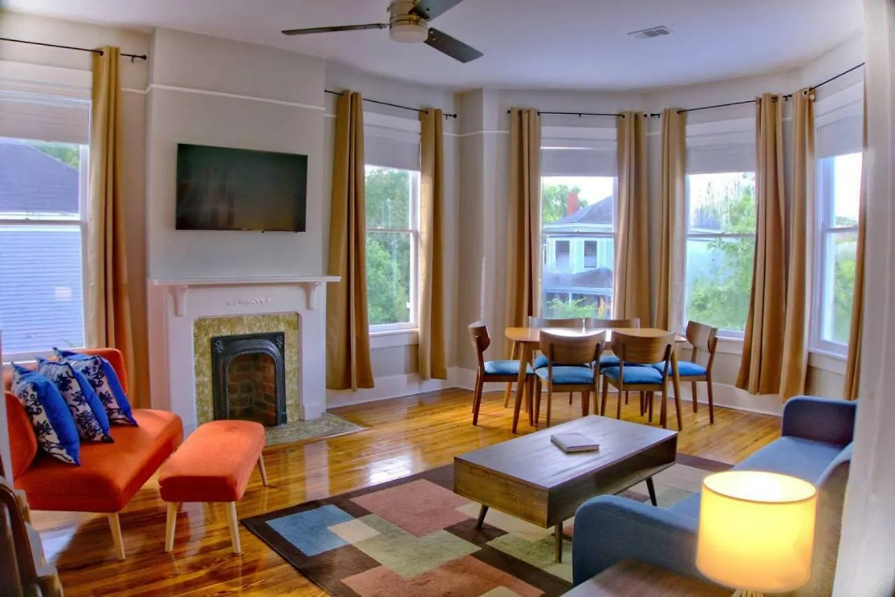 Beautiful Brick 2 Bedroom