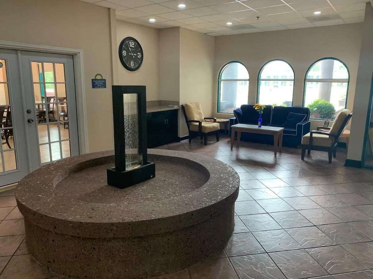 6 Ga Gateway & I95 Hotel Savannah