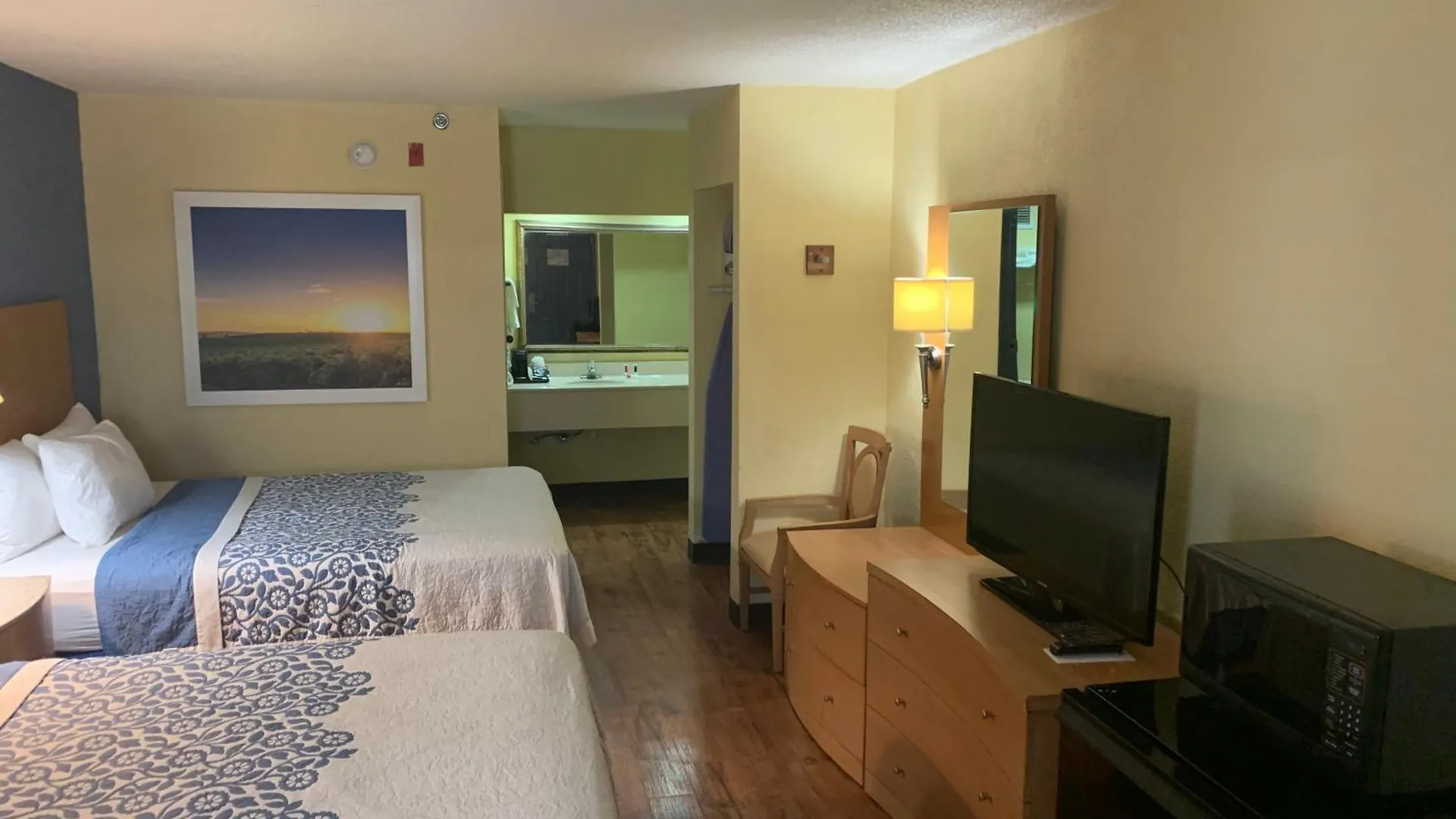 Hotel 6 Ga Gateway & I95 Savannah
