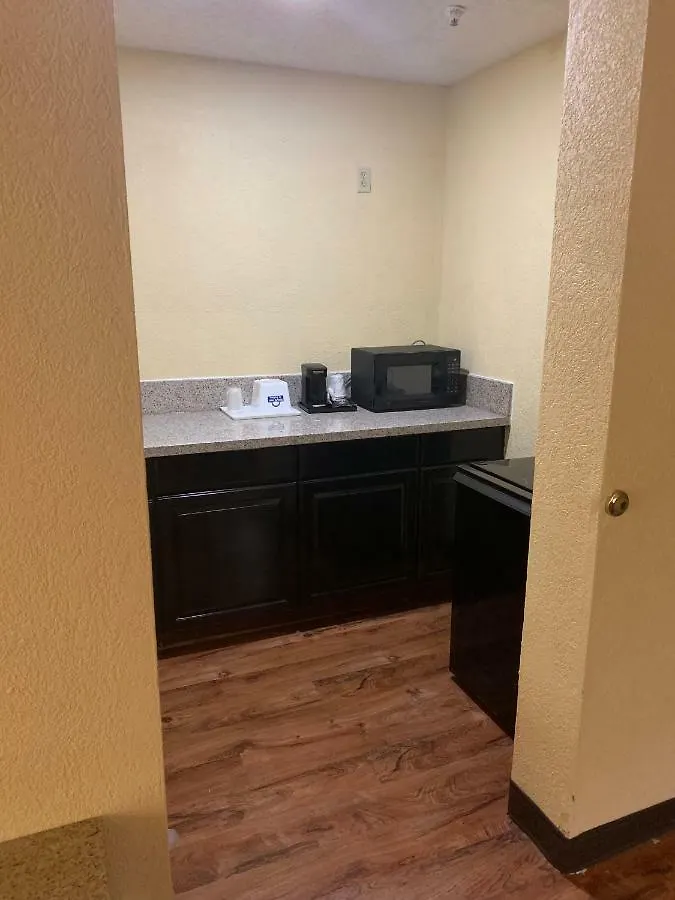 6 Ga Gateway & I95 Hotel 2*