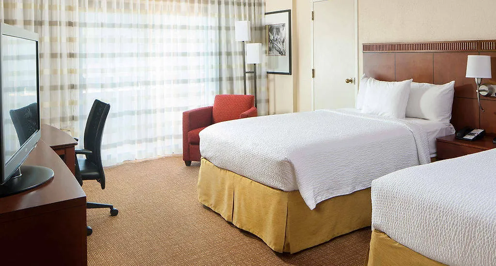 Hotel Courtyard By Marriott Midtown
