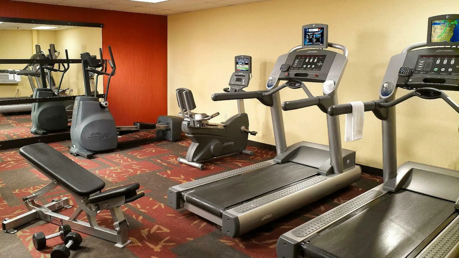 Courtyard By Marriott Midtown Hotel
