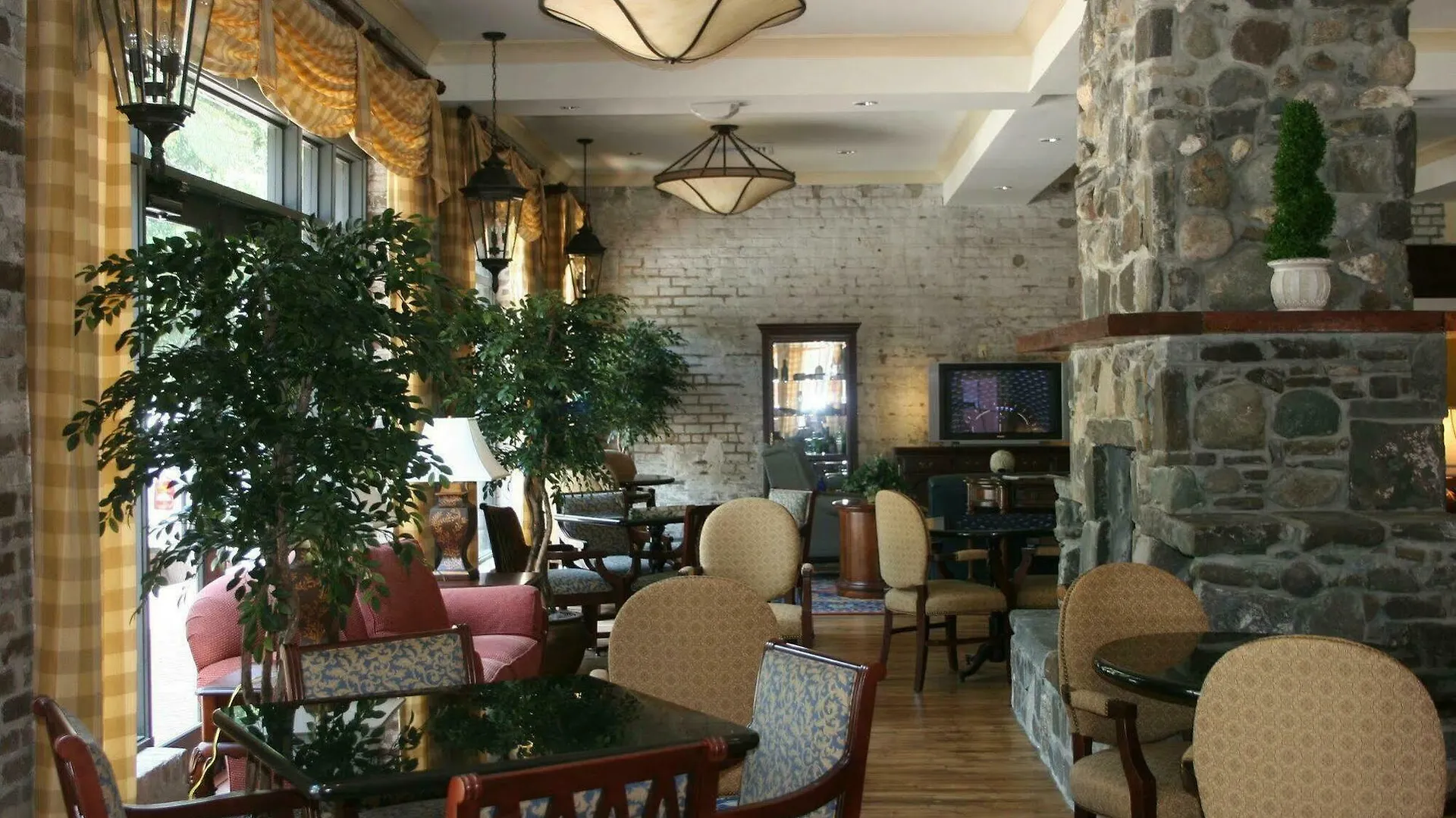 Staybridge Historic District Hotel
