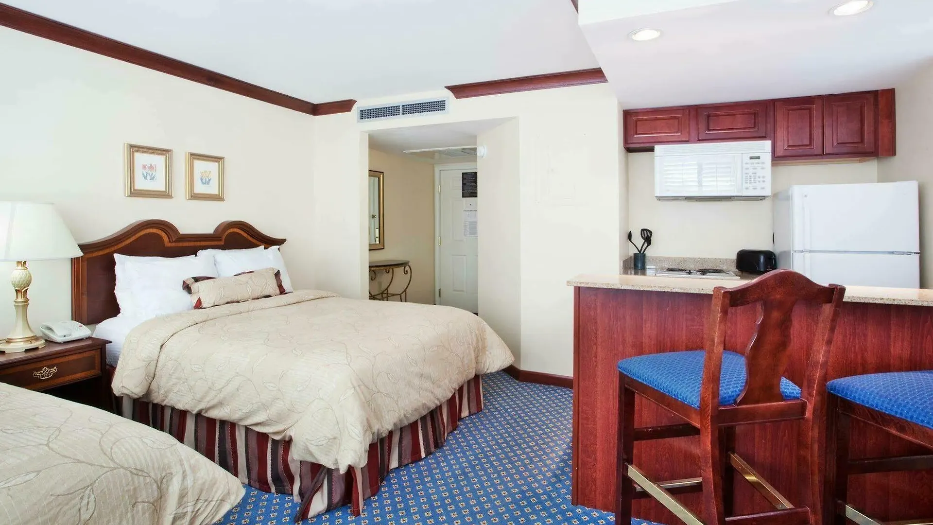 Staybridge Historic District Hotel Savannah