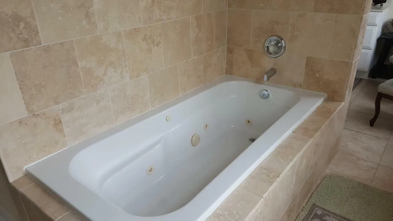 Half Mil $$ Less Than A Prázdninový dům