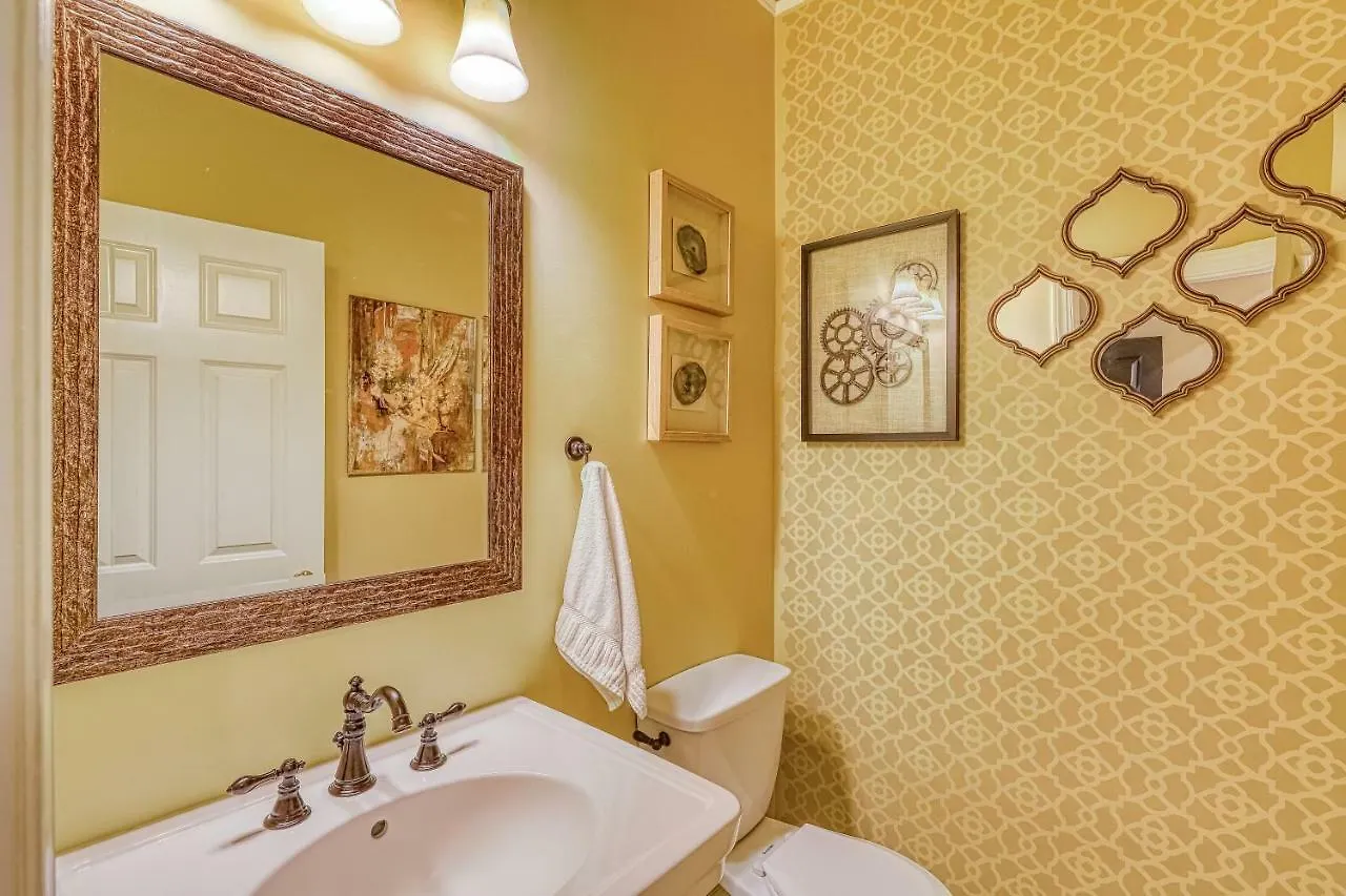 Lez Frederick: Premier Holiday home
