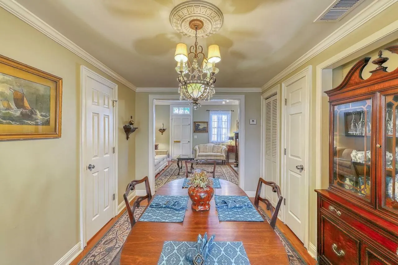 Lark Holiday home Savannah