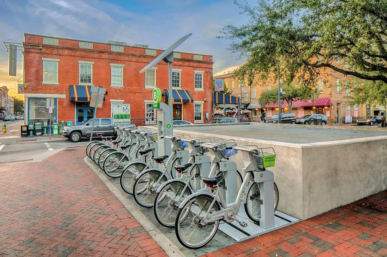 Town * Savannah