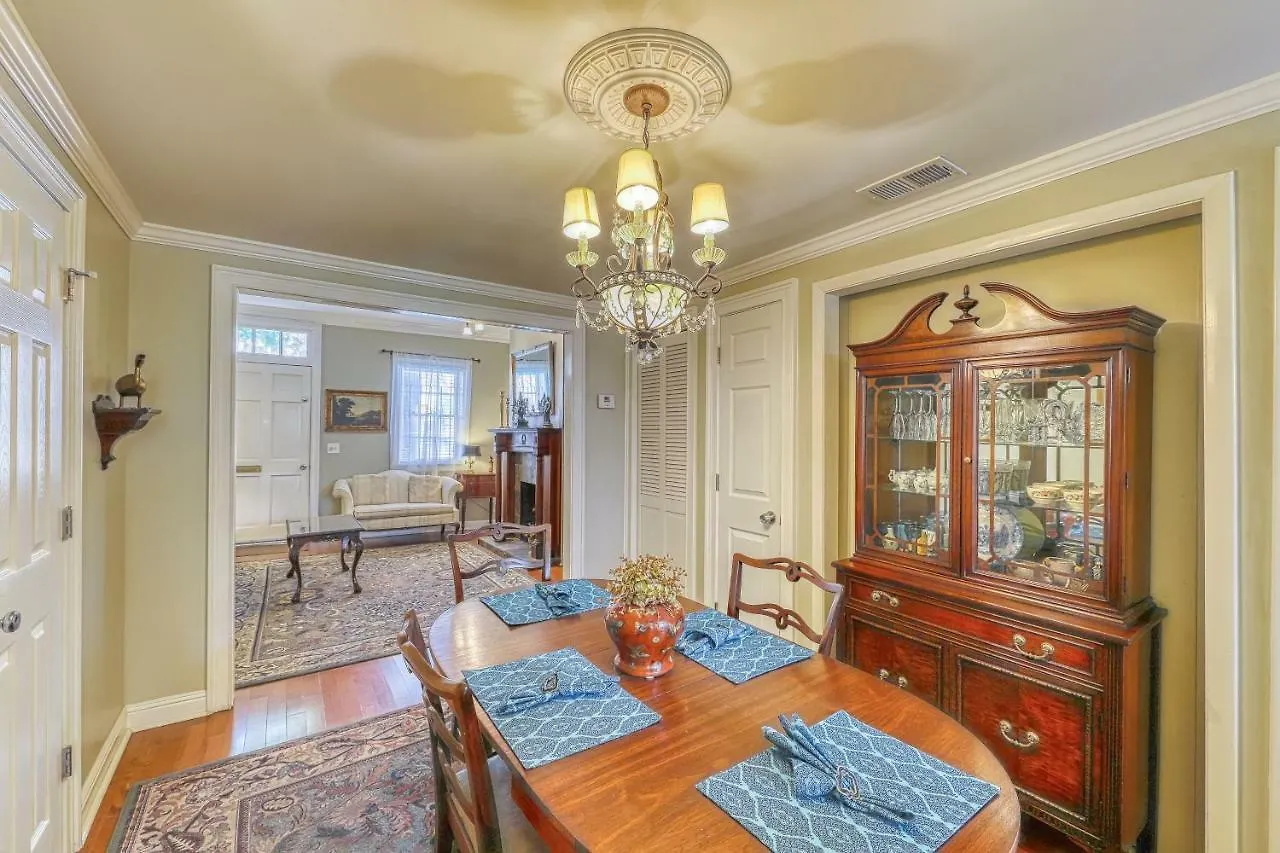 Lark Holiday home Savannah