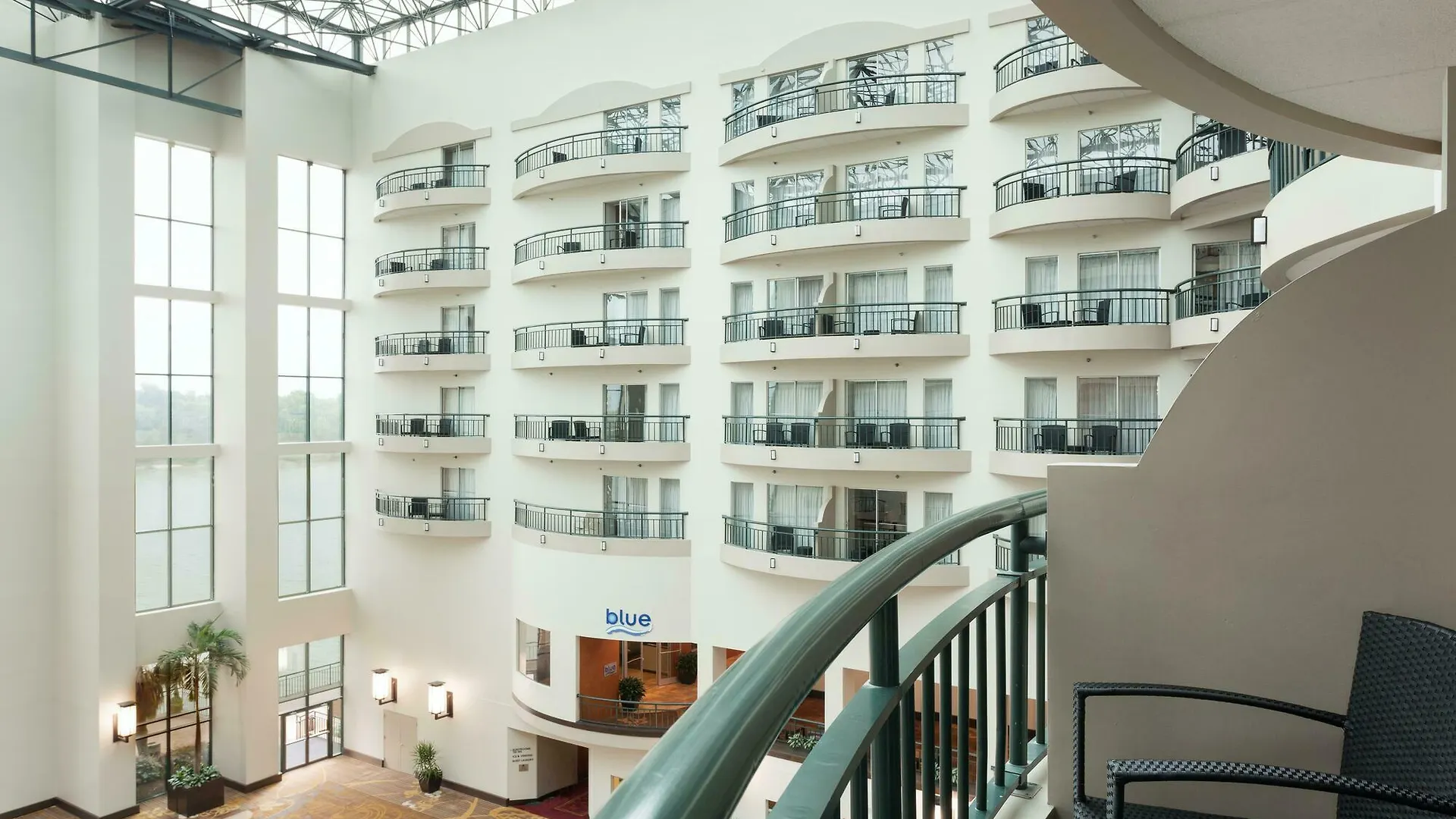 Marriott Riverfront 4*