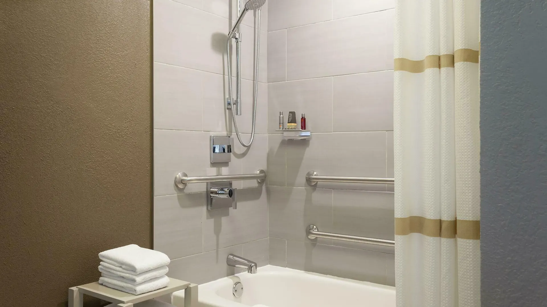Hotel Marriott Riverfront 4*