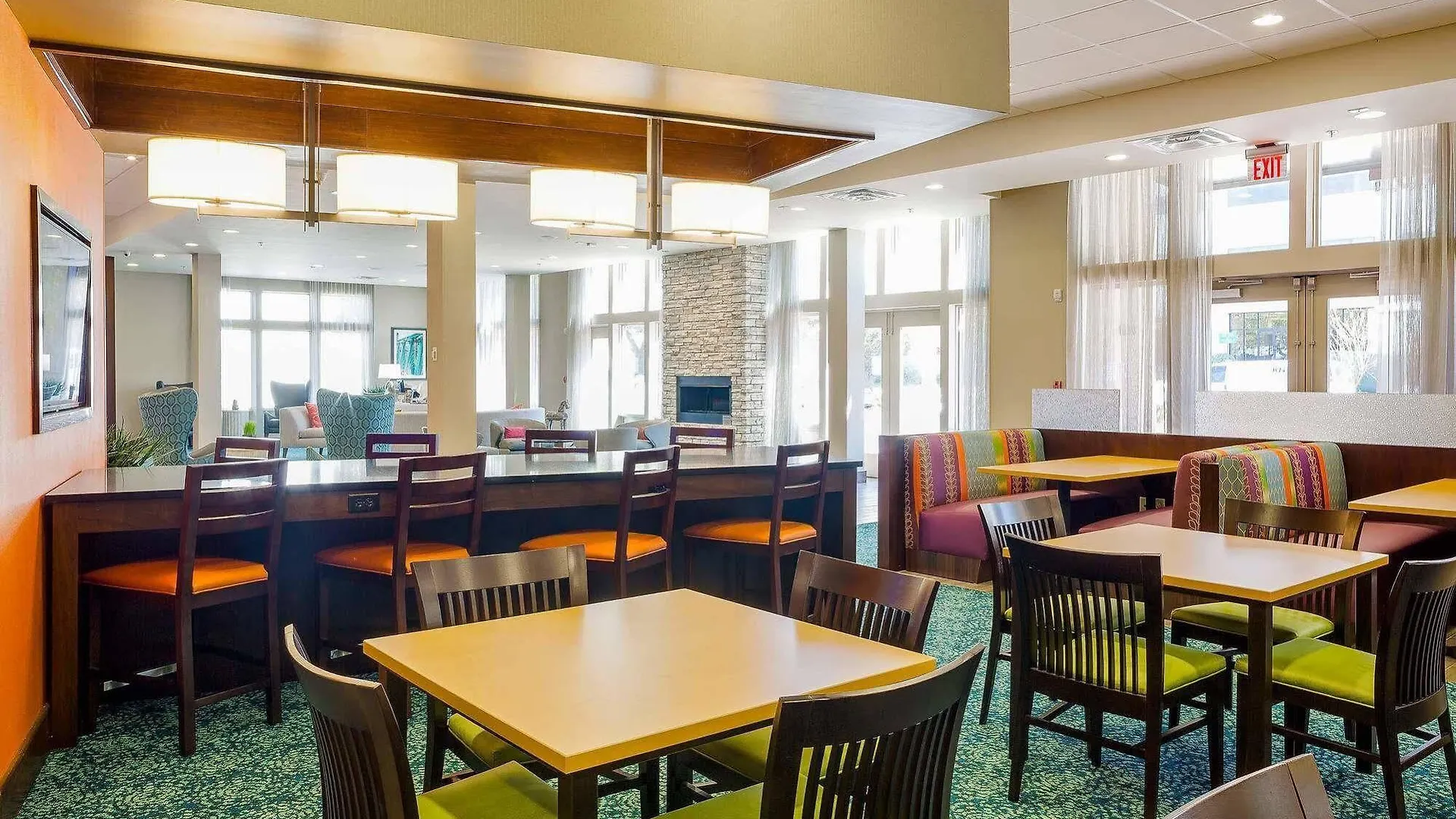 Fairfield & By Marriott Downtown Historic District 3* Savannah