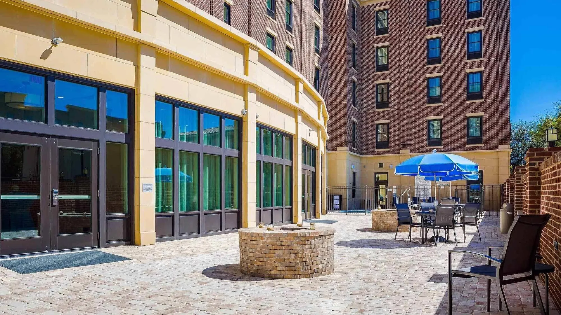 Hotel Fairfield & By Marriott Downtown Historic District Savannah