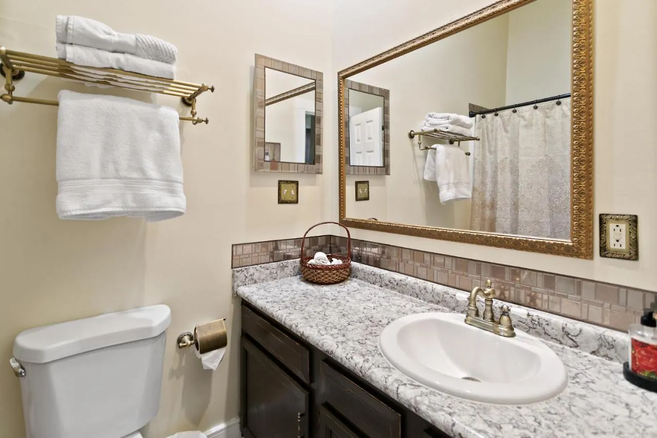 Holiday home Magic 3-bedroom Townhouse On Forsyth *