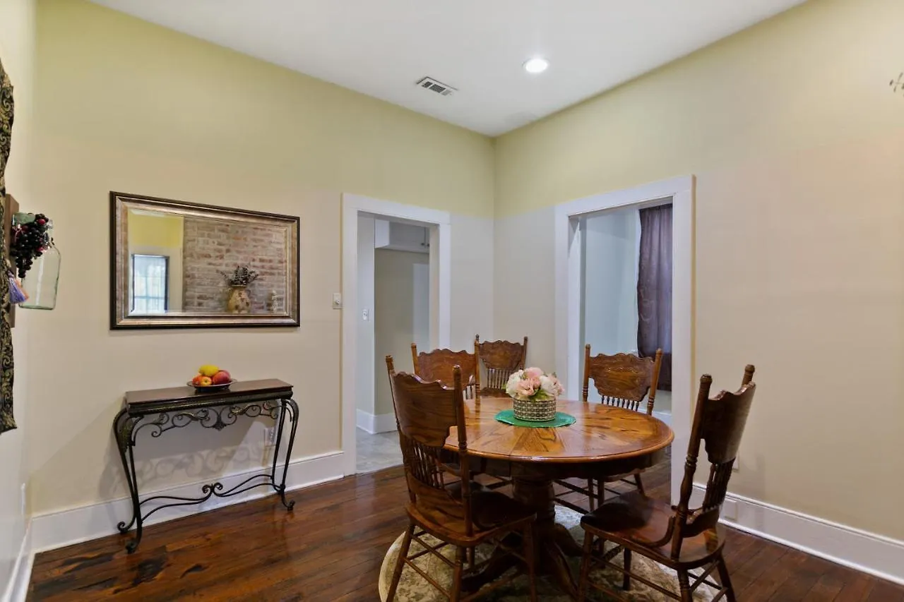 Magic 3-bedroom Townhouse On Forsyth Holiday home