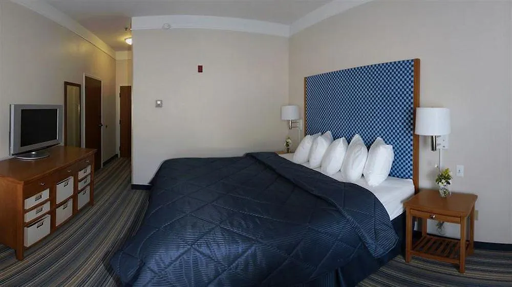 Hotel Spark By Hilton Airport 2*