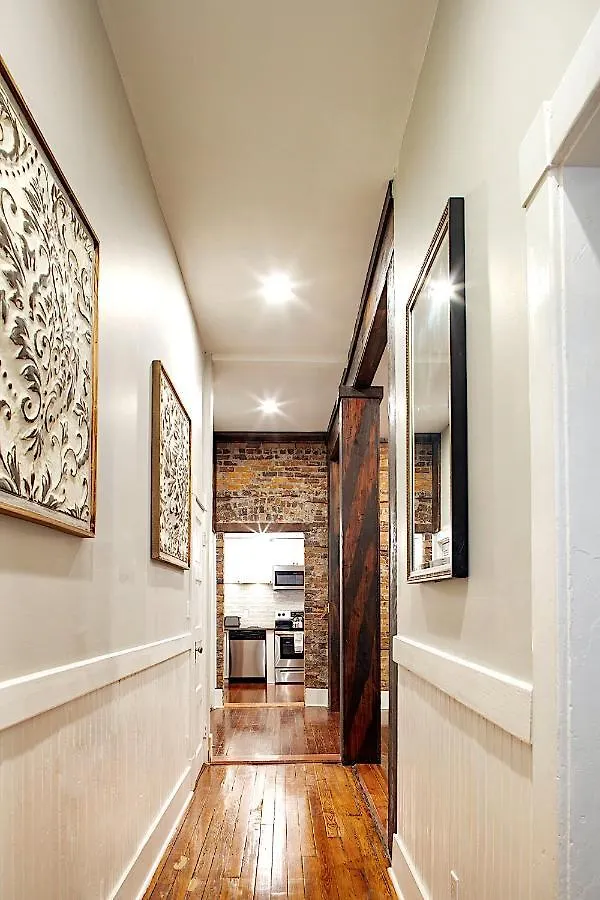 Newly Renovated Historic Townhome! 公寓