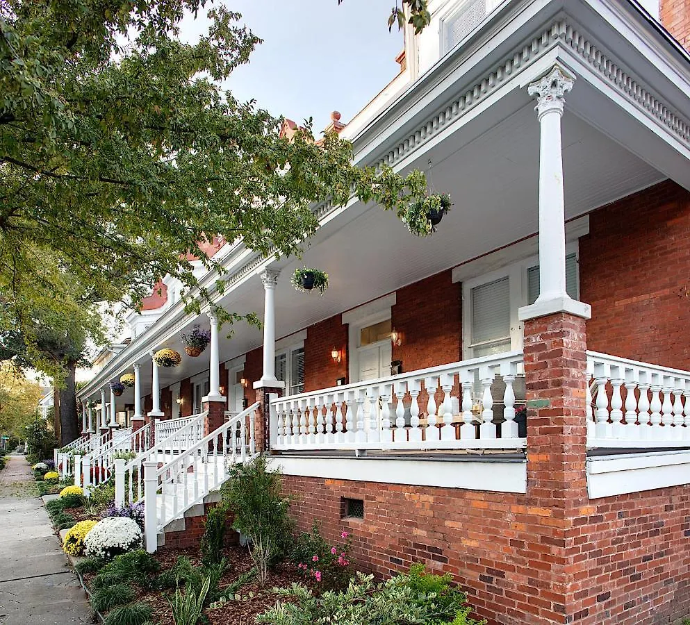 公寓 Newly Renovated Historic Townhome! 薩凡納