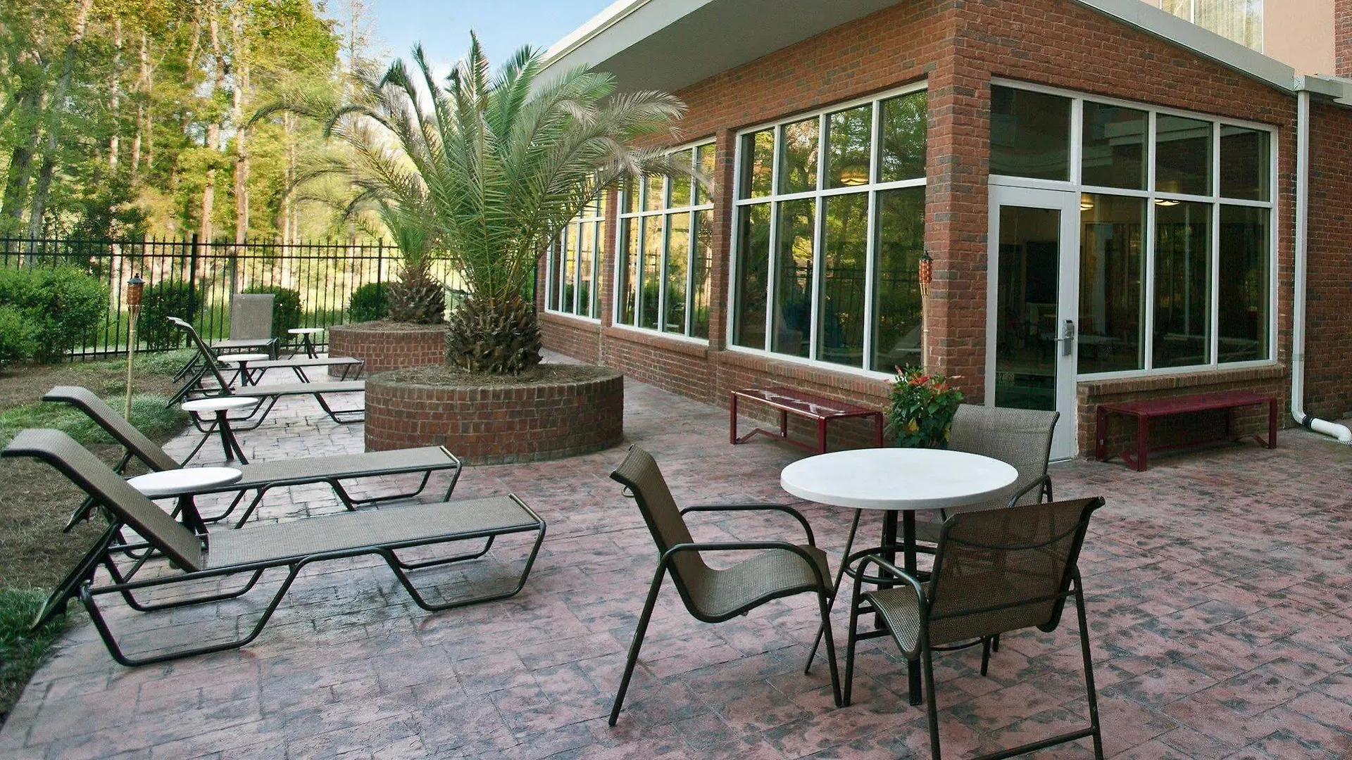 Doubletree By Hilton Airport Hotel Savannah