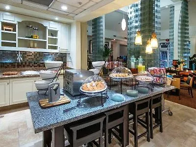 Hilton Garden Airport Hotel