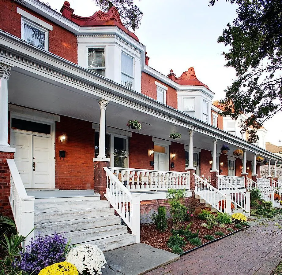 416a Waldburg St - Newly Renovated 1920's Historic District Apt Savannah
