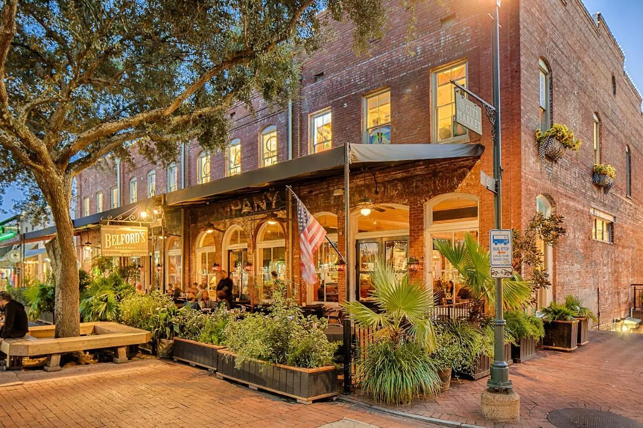 Lez Frederick: Premier * Savannah