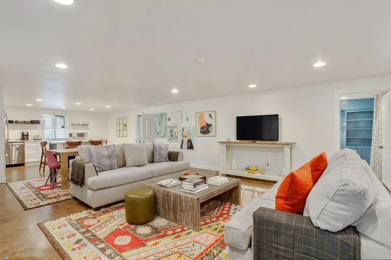 Apartment At Historic Award Winning Mansion *