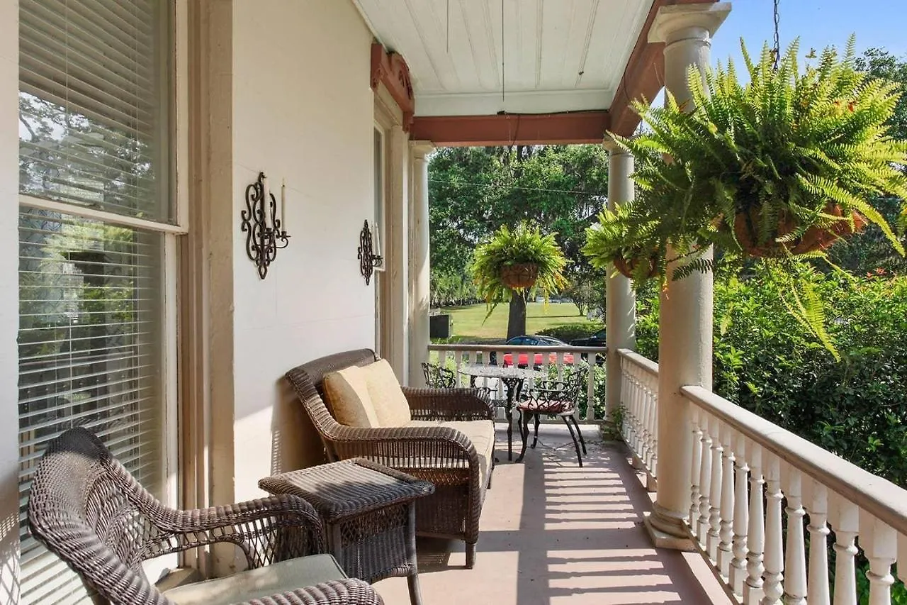 Apartment At Historic Award Winning Mansion *