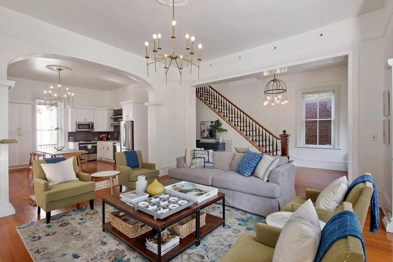 Apartment At Historic Award Winning Mansion *