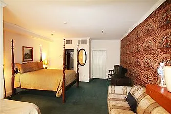 17 Hundred 90 And Restaurant 3* Savannah