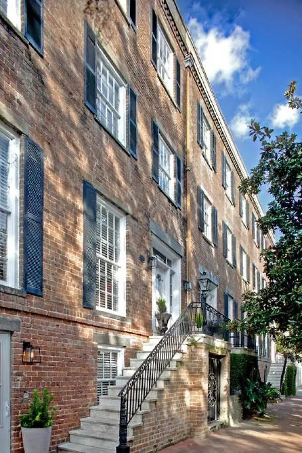 Newly Renovated 4 Bed 3 Bath And 2 Parking Spots