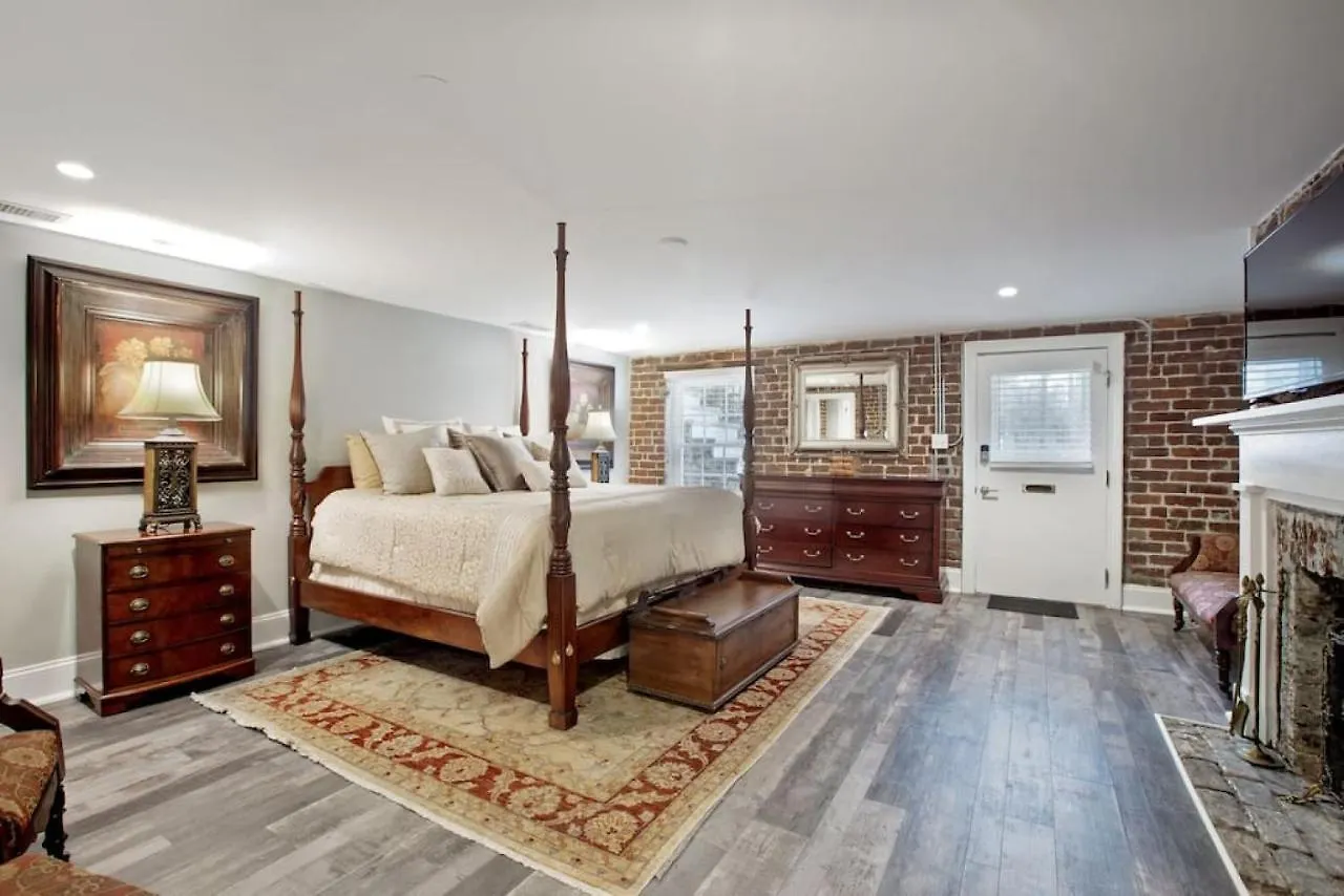 Restored Historic 5 Bedroom 4 And A Half Bath *